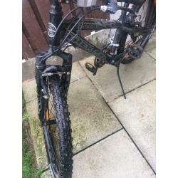 BOYS TREK BIKE