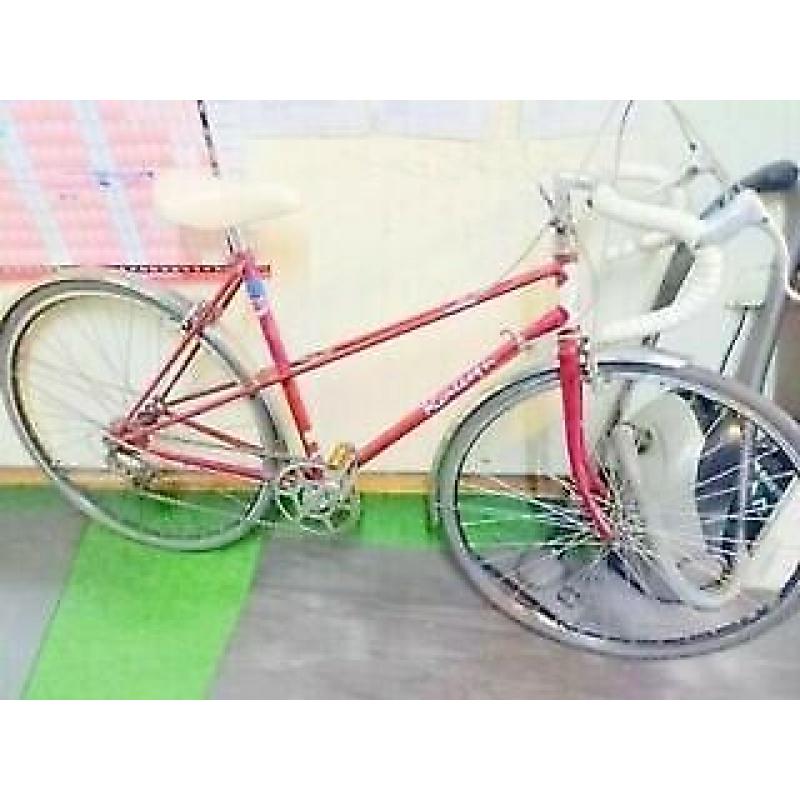 LOVELY RALEIGH ROAD BIKE NEW PARTS FULLY SERVICED