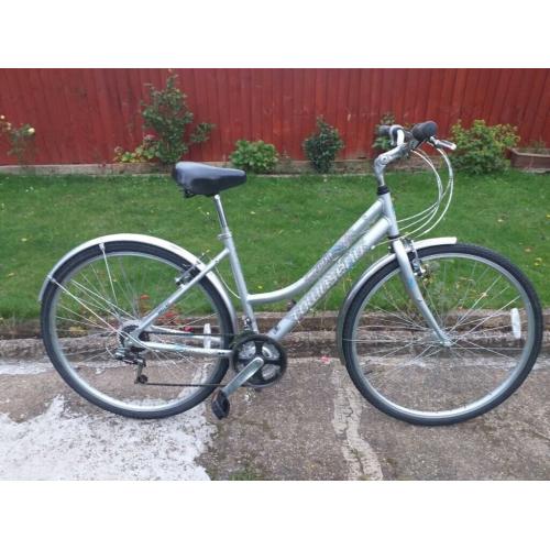 LADIES WOMENS ADULTS TOWNSEND 700cc WHEELS 18 INCH FRAME18 SPEED BIKE BICYCLE