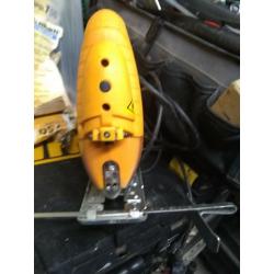 Echelle electric jig saw