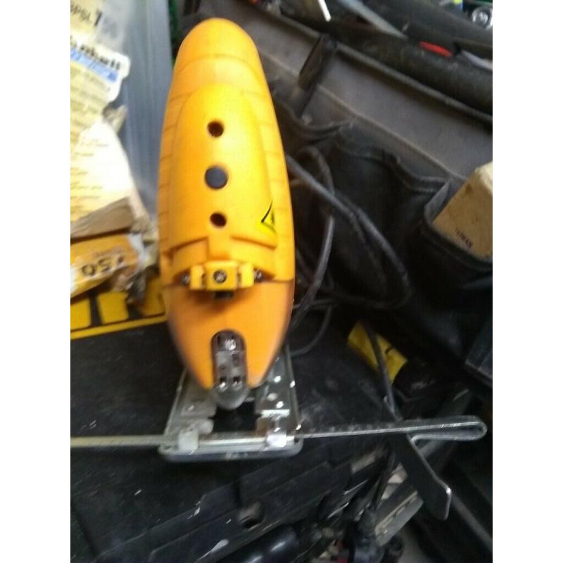 Echelle electric jig saw