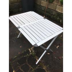 Aluminium double folding table