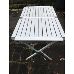Aluminium double folding table
