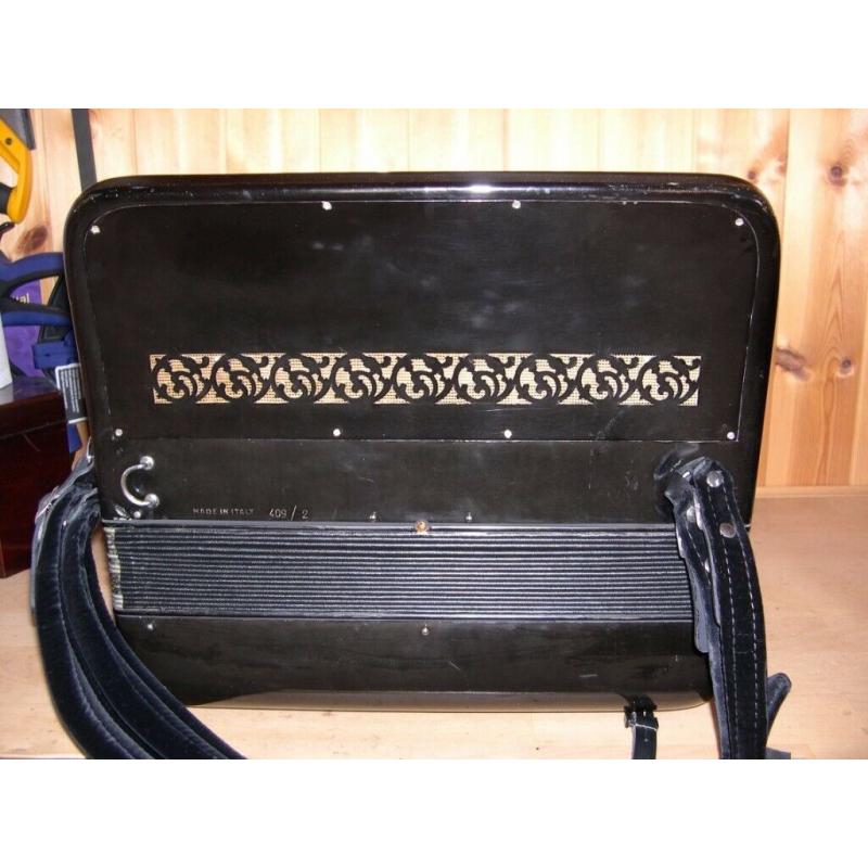 Scandalli 409, 4 Voice Musette, Chromatic Accordion. Online Lessons Available.