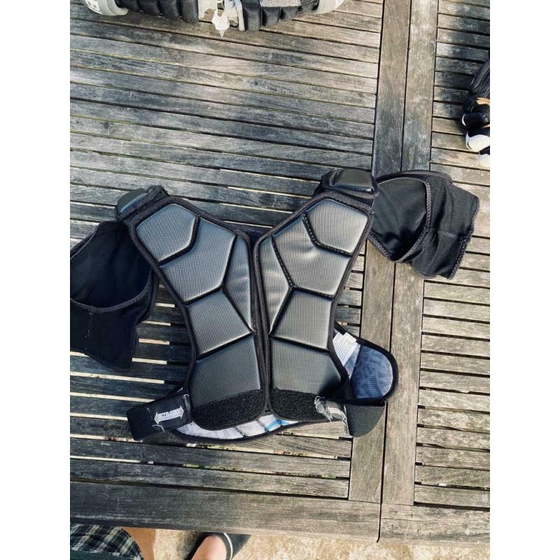 Lacrosse kit for sale - Fit 14 year old.