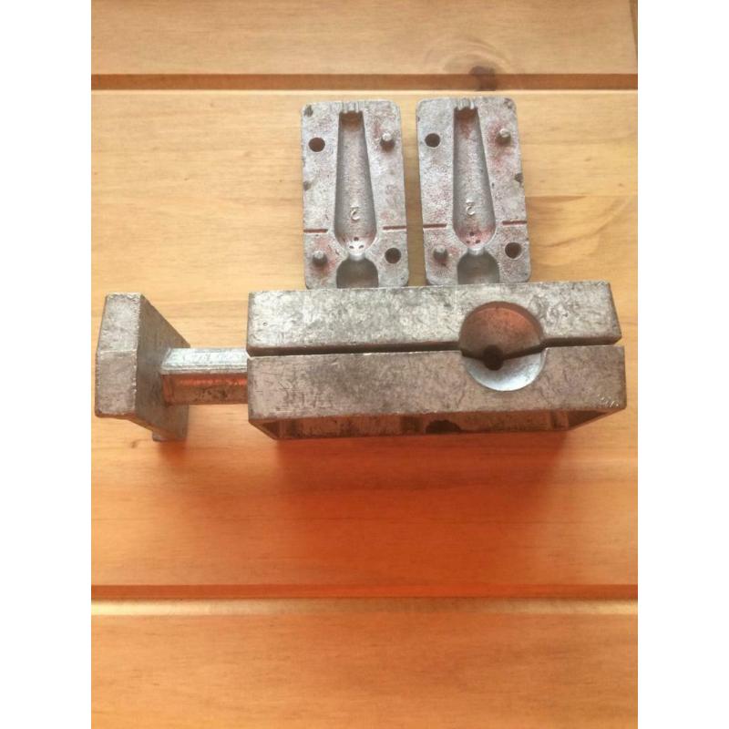 Fishing weight mould