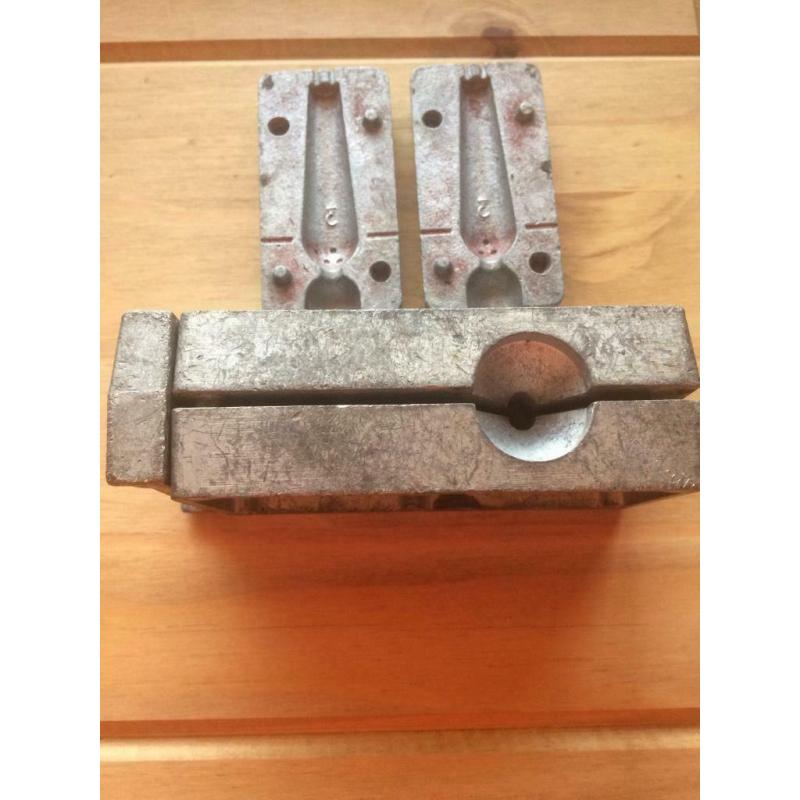 Fishing weight mould