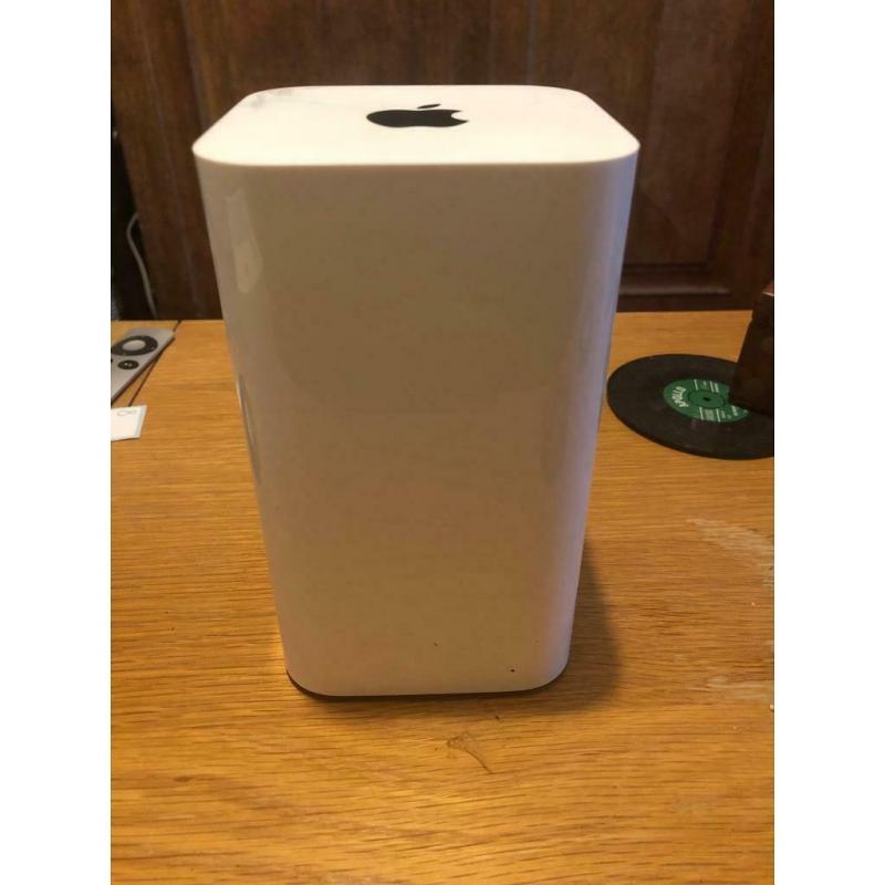 Apple AirPort Time Capsule 3TB never used - few marks on top