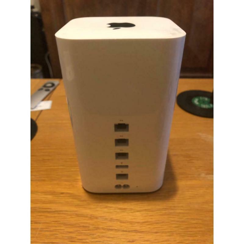 Apple AirPort Time Capsule 3TB never used - few marks on top