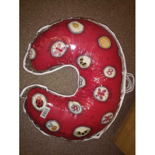 Nursing Pillow FREE !