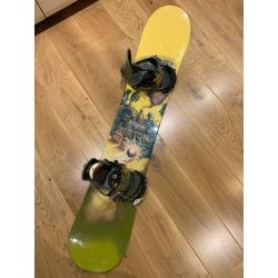 Kids Youth Burton Motion 146cm Snowboard and Bindings, Excellent Used Condition