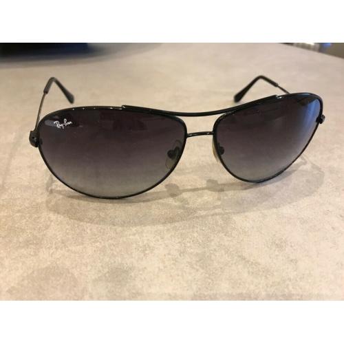 Genuine Ray- Ban aviator sunglasses model RB3293