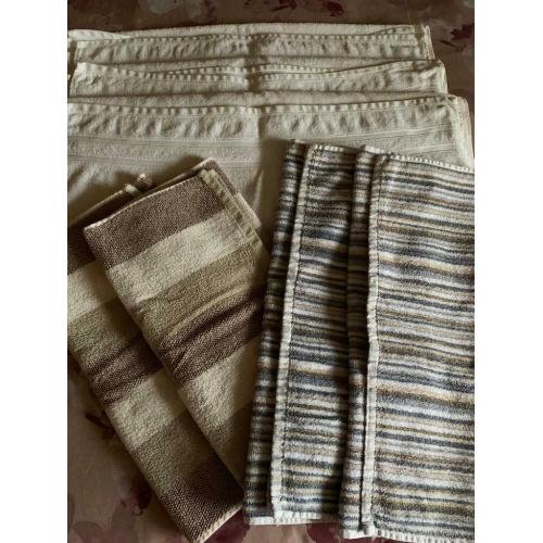 3 white bath towels/4 hand towels