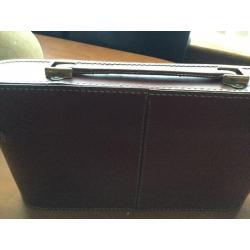 EXCELLENT CONDITION REAL LEATHER TRAVEL BAR SET FLASKS & SHOTS,