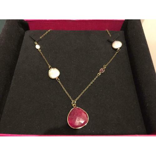Pia Necklace and Earrings