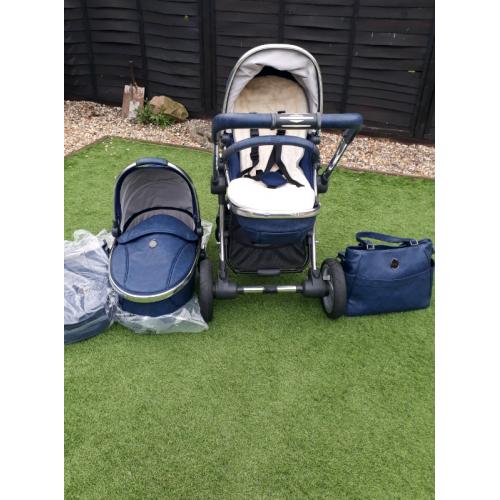 Egg serpent pram