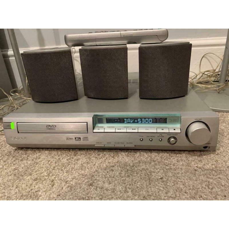 SONY COMPACT AV SYSTEM DAV-S300.