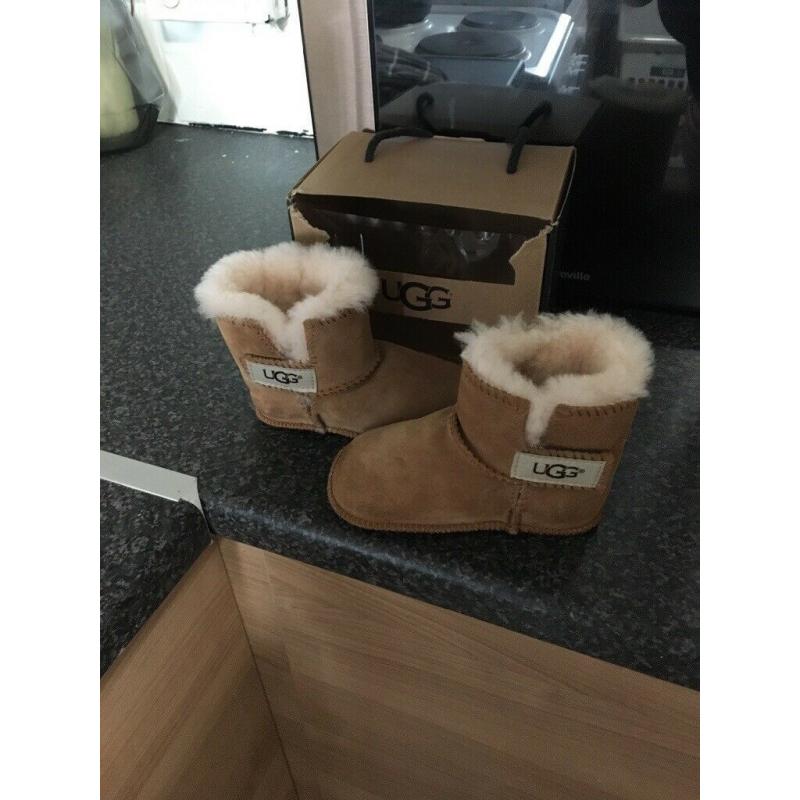 Baby girl ugg boots size 4
