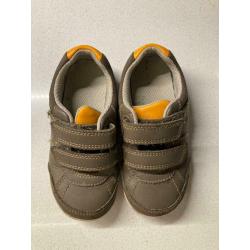Boys shoes 7.5F