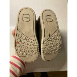 Boys shoes 7.5F