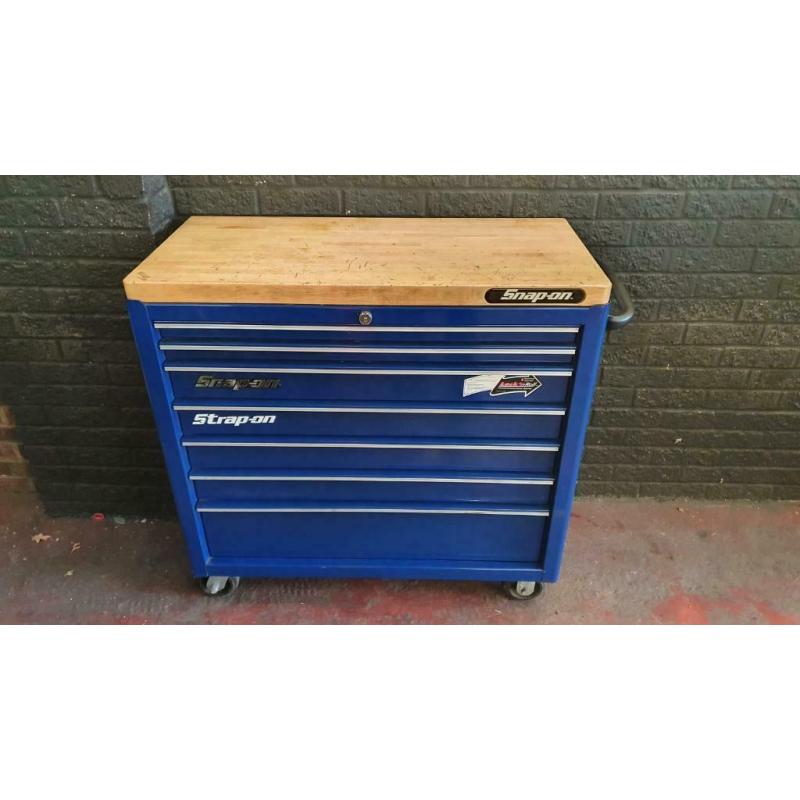 Snap on roll cab with wooden top