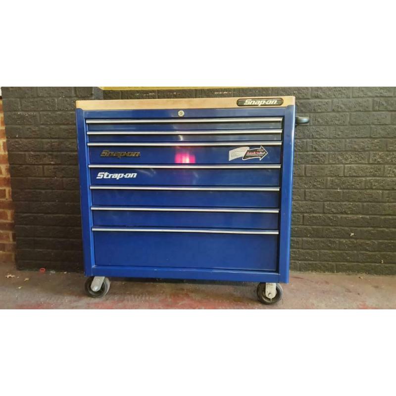 Snap on roll cab with wooden top