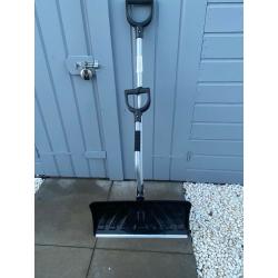 Double Handel Snow Shovel