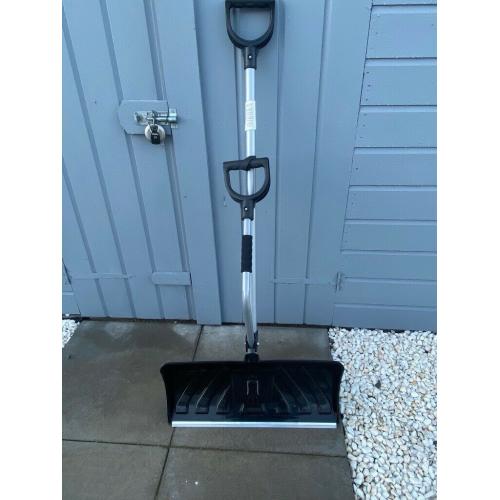 Double Handel Snow Shovel