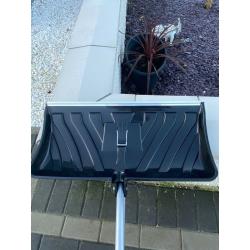 Double Handel Snow Shovel