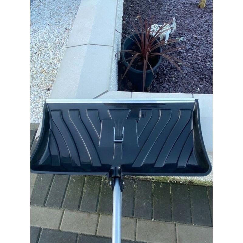 Double Handel Snow Shovel