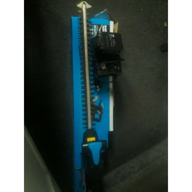 Hedge trimmers