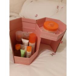 Ladies New Sanctuary Box of beauty gifts.
