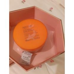 Ladies New Sanctuary Box of beauty gifts.