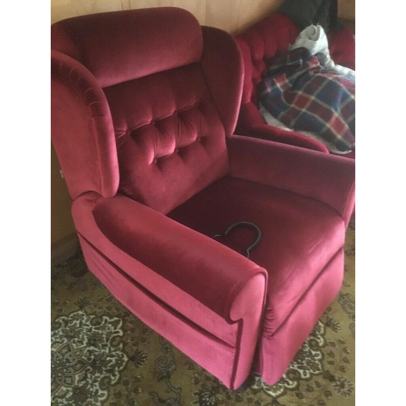 Willowbrook Riser recliner in good condition