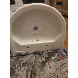 Bathroom sink