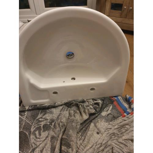 Bathroom sink