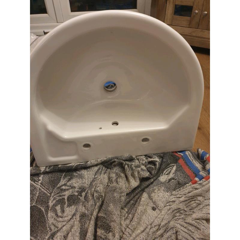 Bathroom sink