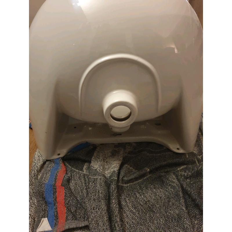 Bathroom sink