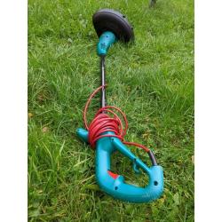Lawn Strimmer (Electric Cord) with Strimming Wire.