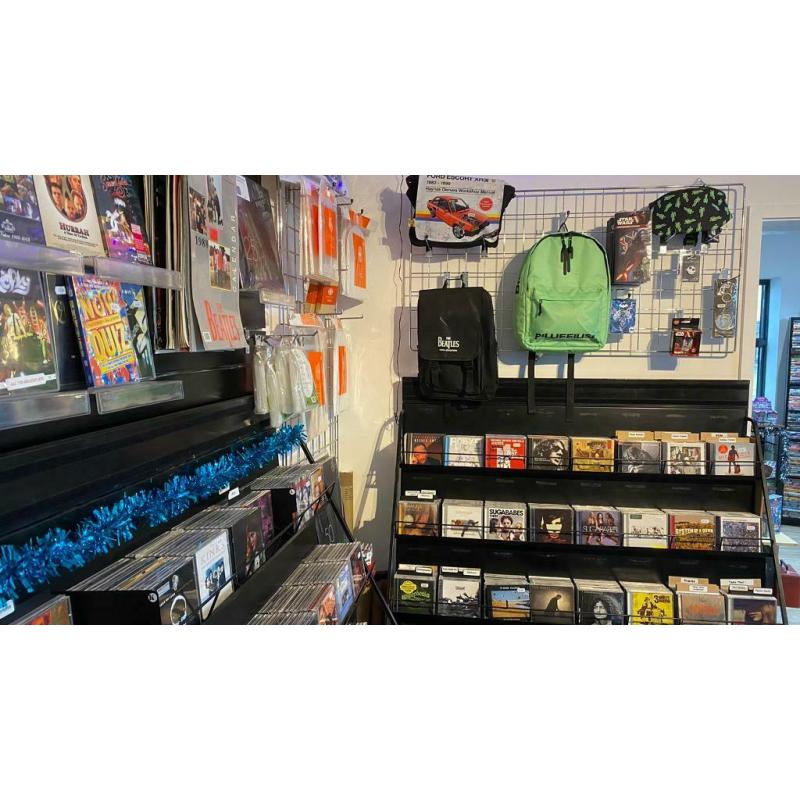 Records, CDs & Cassettes