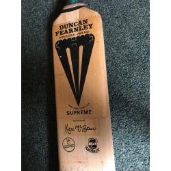 Cricket Bat (SIGNED)
