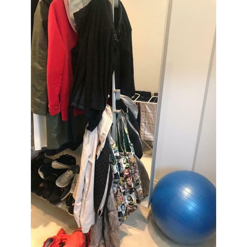Storage hanging space