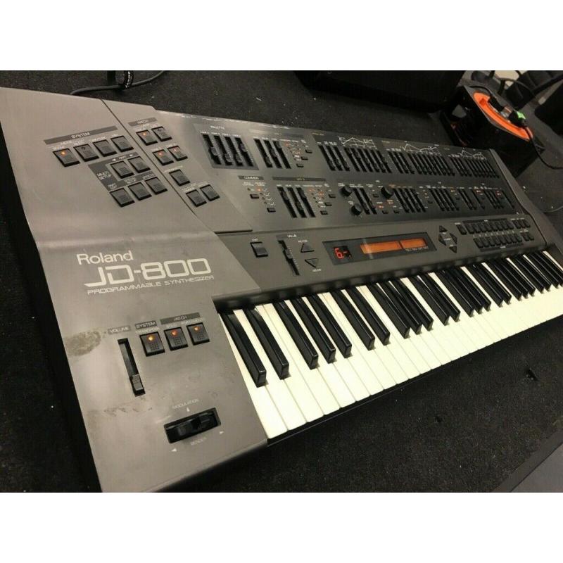 Roland JD-800 + 2 Expansion Sound Cards