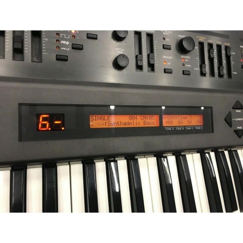 Roland JD-800 + 2 Expansion Sound Cards