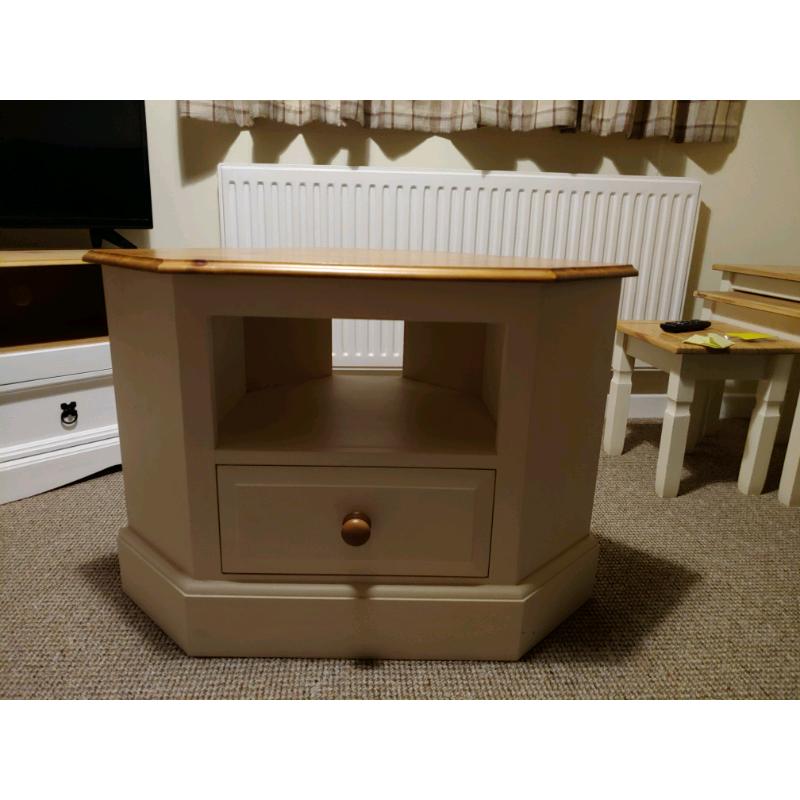 Hexagonal Corner TV Stand