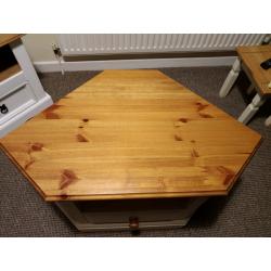 Hexagonal Corner TV Stand