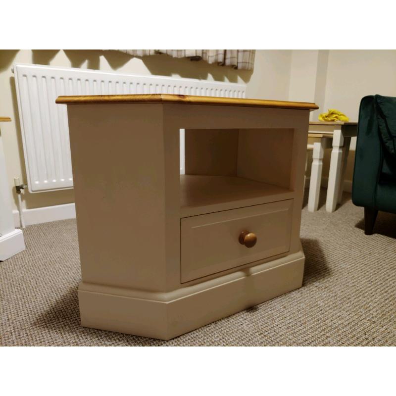 Hexagonal Corner TV Stand