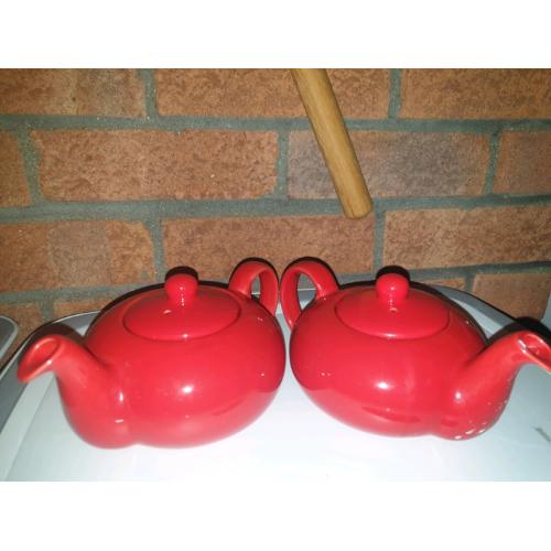 Tea pots