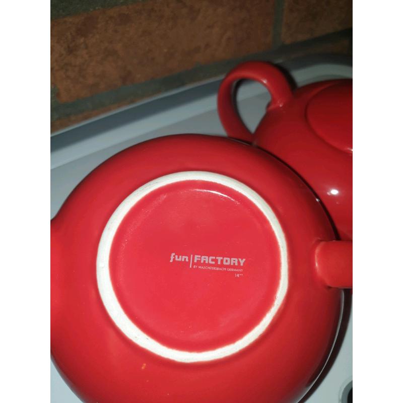 Tea pots