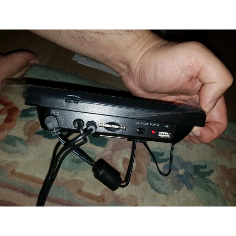 DVD player dual screen + 50 dvds bargain